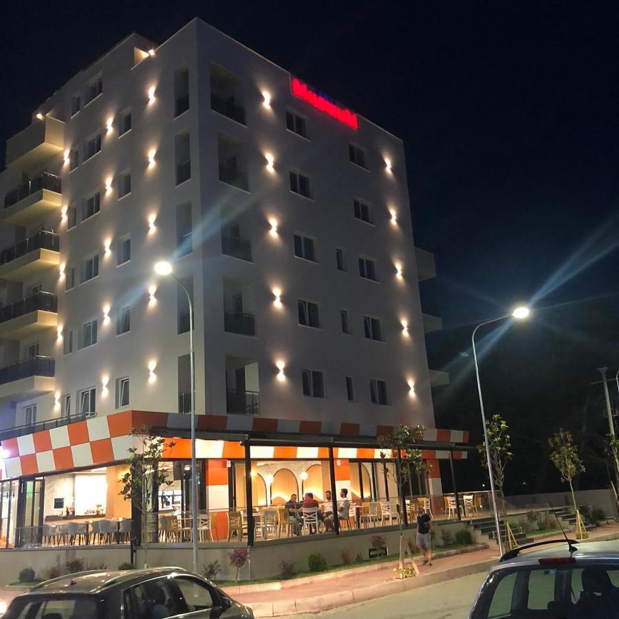 Milenium Hotel Shëngjin Exteriör bild