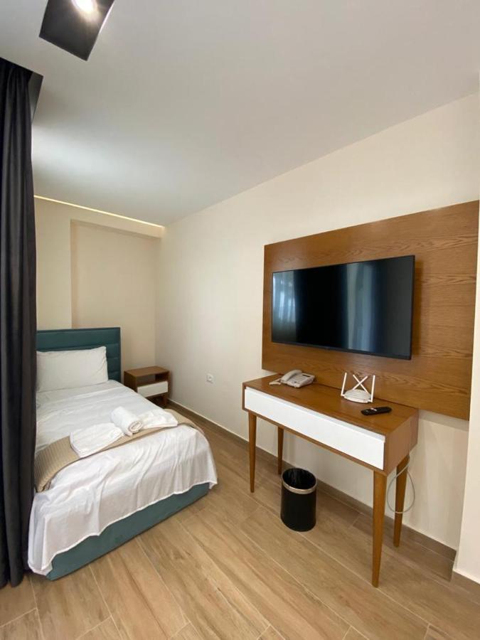 Milenium Hotel Shëngjin Exteriör bild