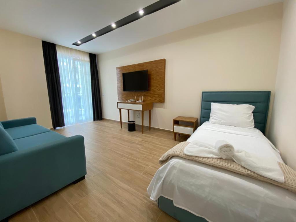 Milenium Hotel Shëngjin Exteriör bild